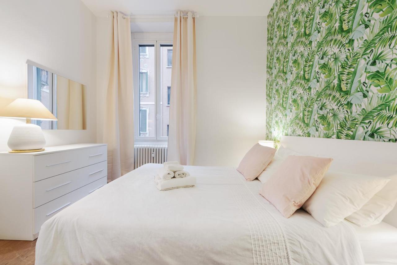 New & Cozy Apt In Porta Romana Milan Bagian luar foto