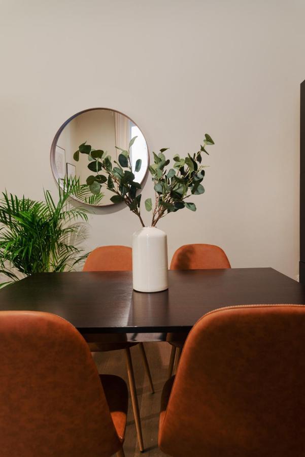 New & Cozy Apt In Porta Romana Milan Bagian luar foto