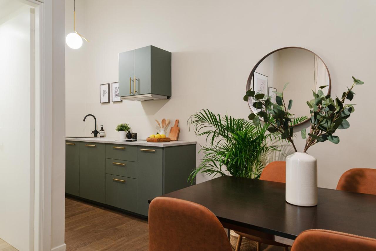 New & Cozy Apt In Porta Romana Milan Bagian luar foto